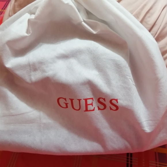 Guess purse - Picture 4 of 4